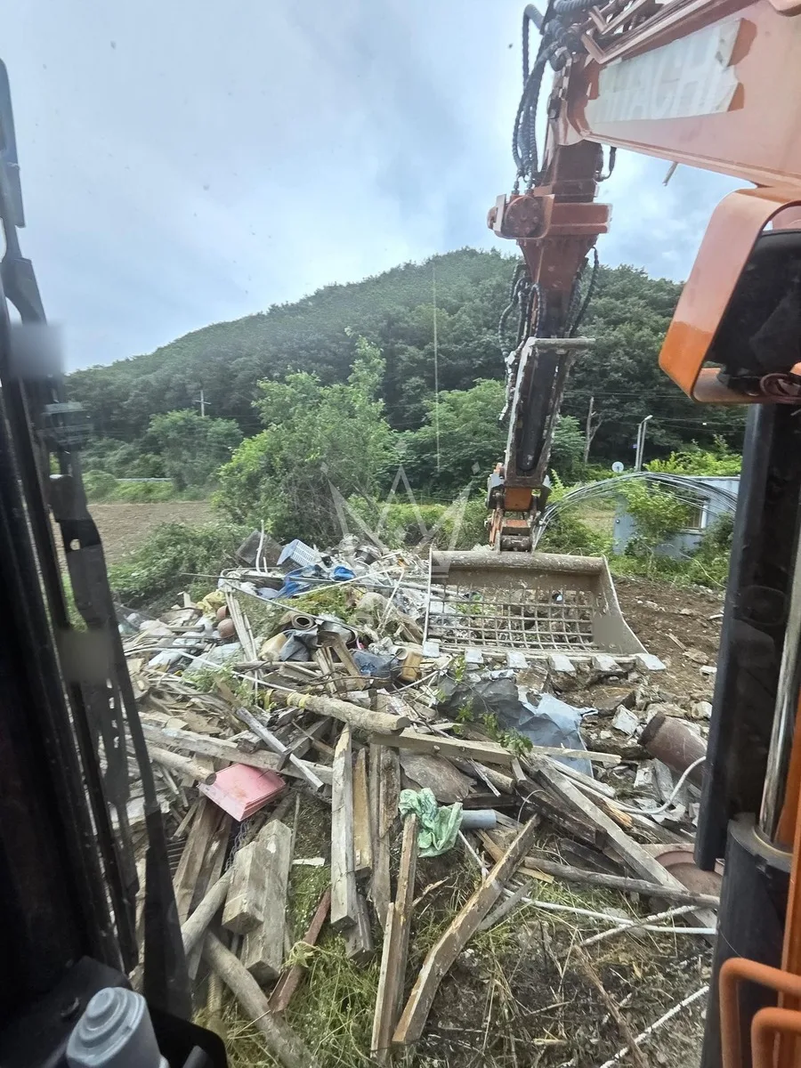 충남 서천군 포크레인 조경 작업 현장