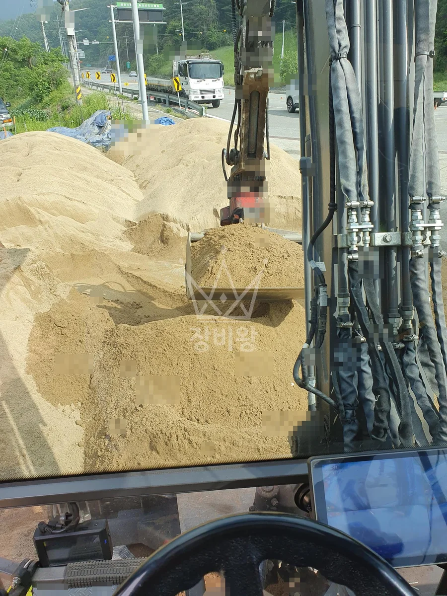 부산 포크레인 철거 작업 현장