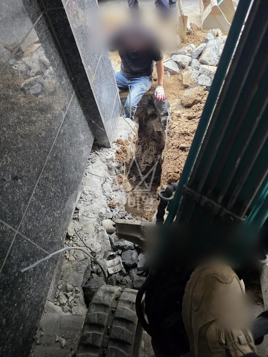 부산 남구 대연동 포크레인 기초 작업 현장