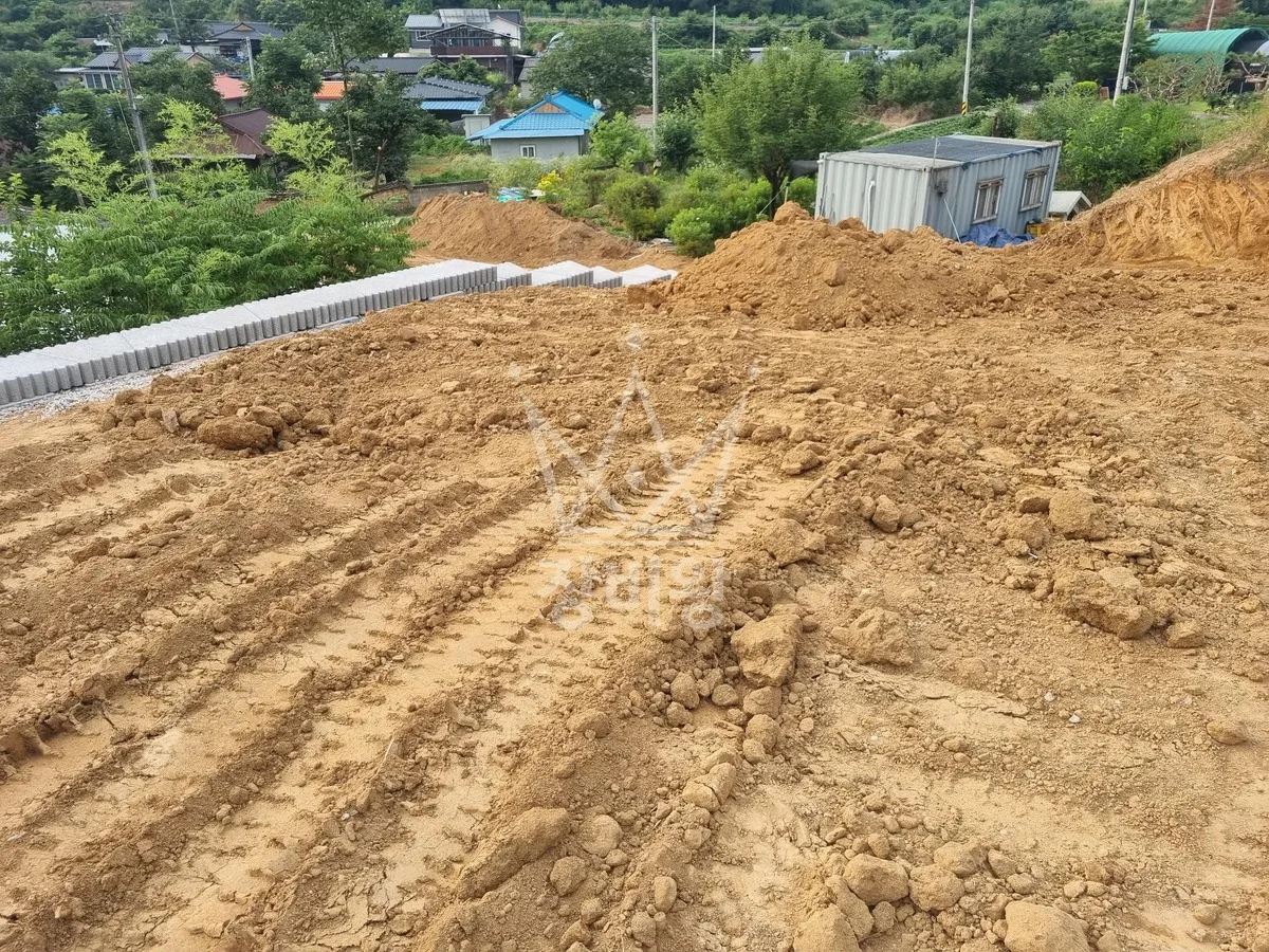 경북 울진군 포크레인 기초 작업 현장