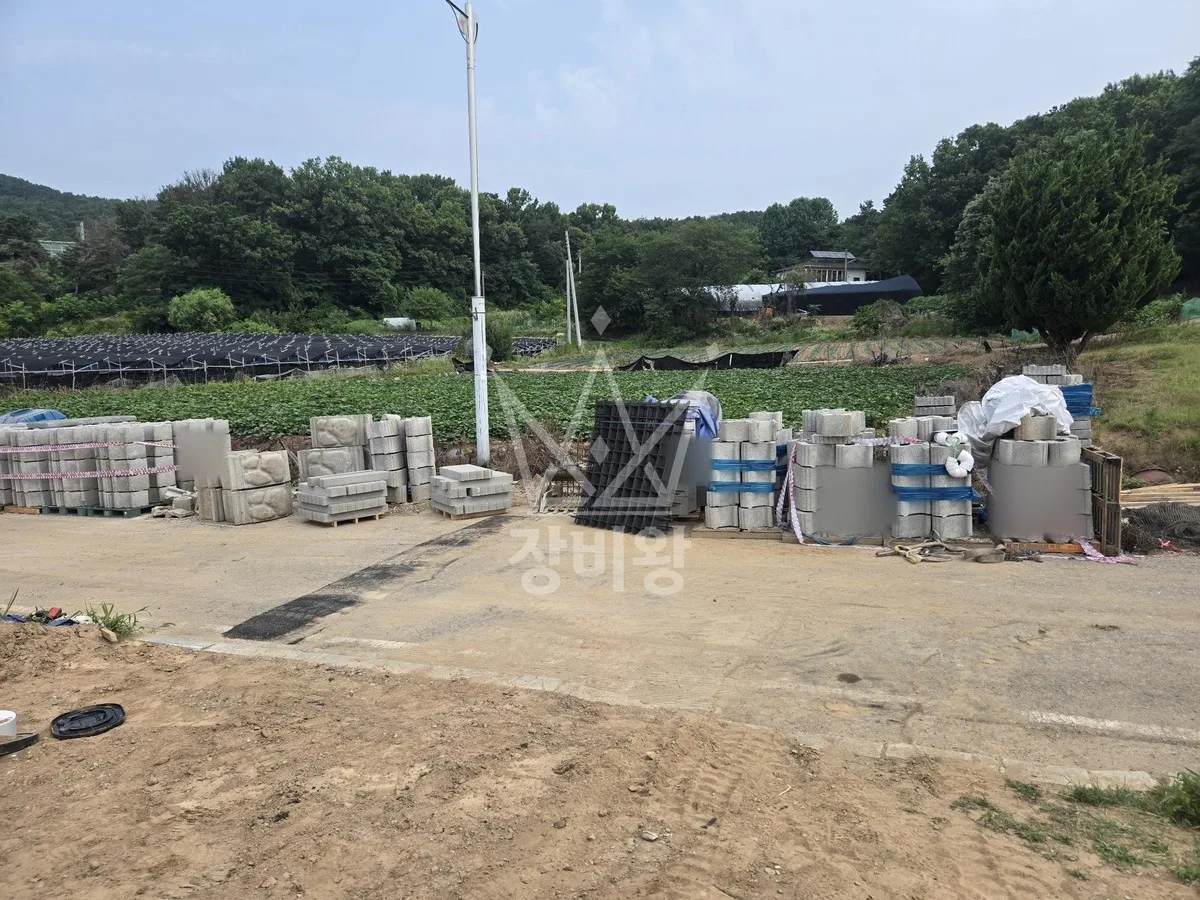경기 화성시 포크레인 터파기 작업 현장