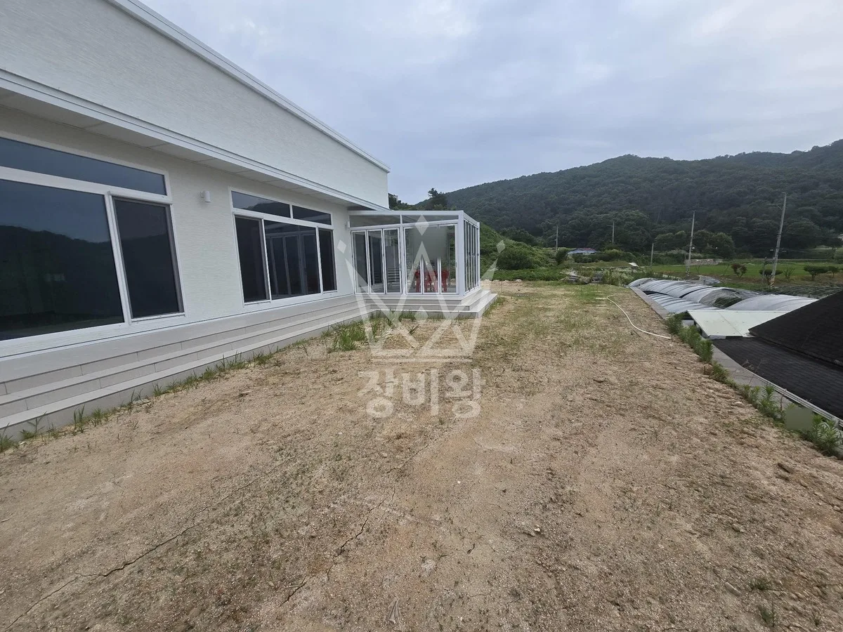 경기 포크레인 기초 작업 현장