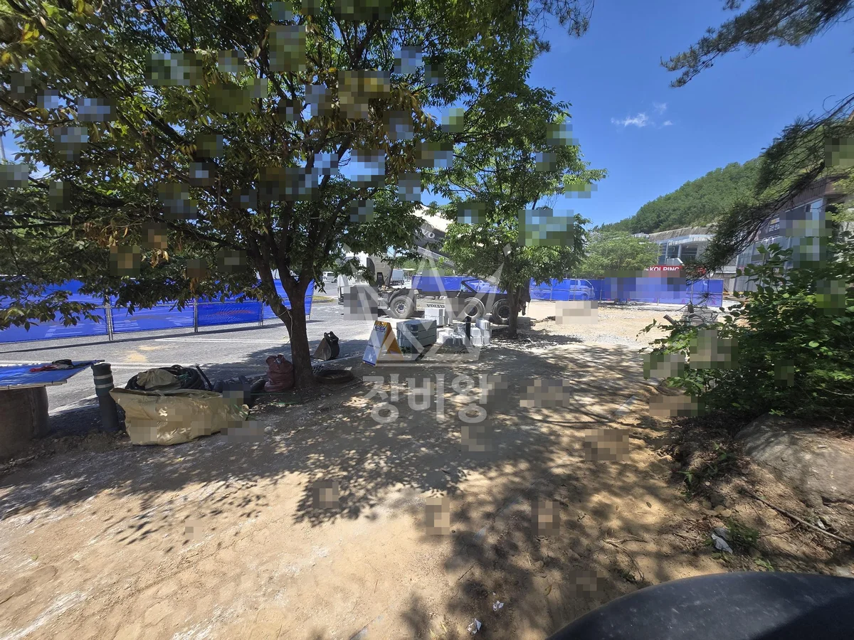 충남 보령시 포크레인 배관 작업 현장