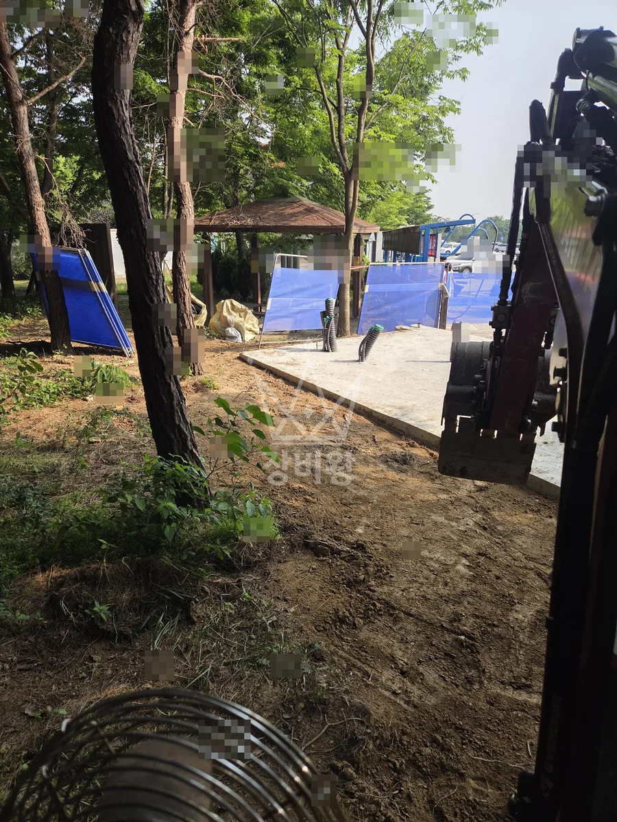 전북 군산시 장미동 포크레인 배관 작업 현장
