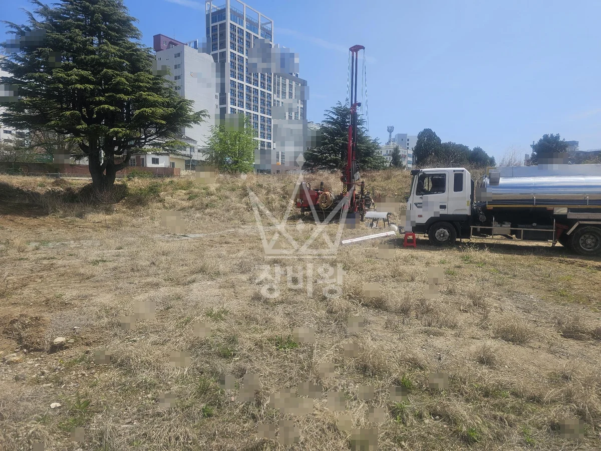 광주 광산구 북산동 포크레인 철거 작업 현장