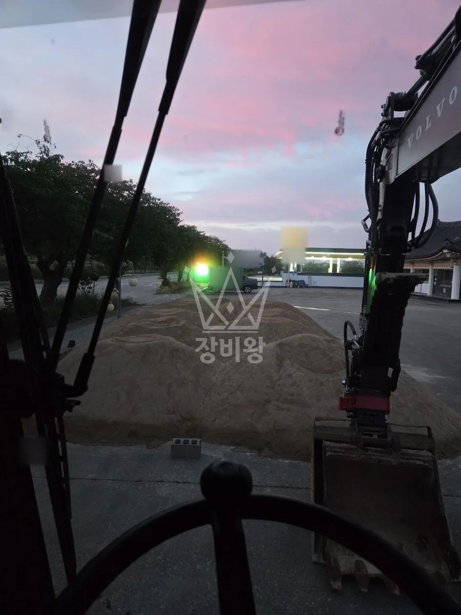 경북 포크레인 기초 작업 현장
