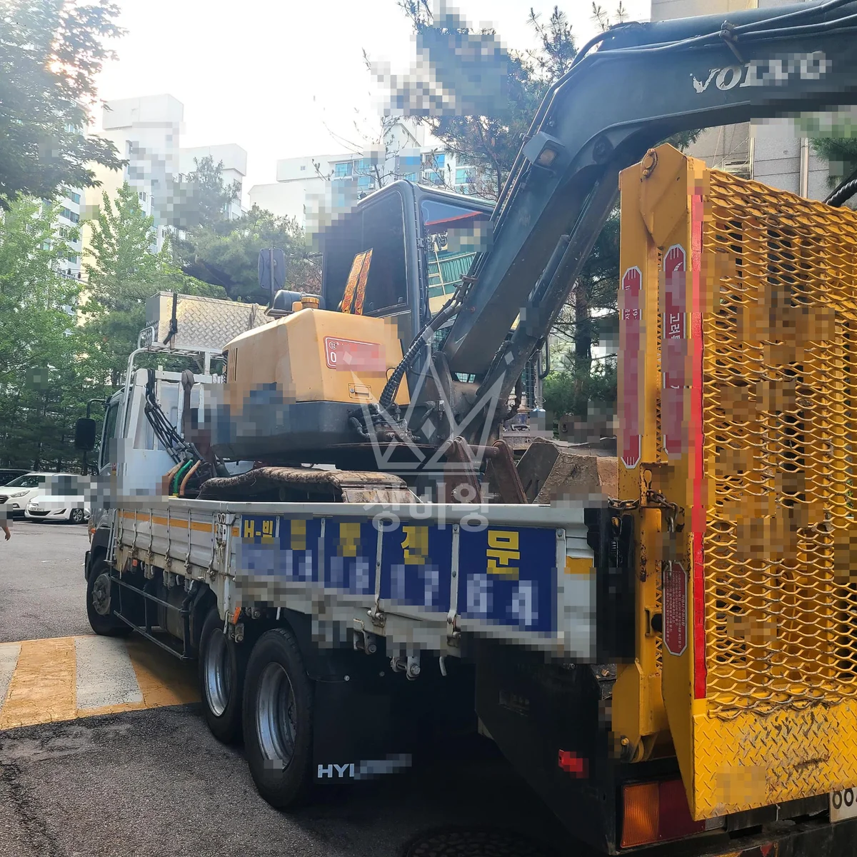서울 종로구 숭인동 포크레인 터파기 작업 현장