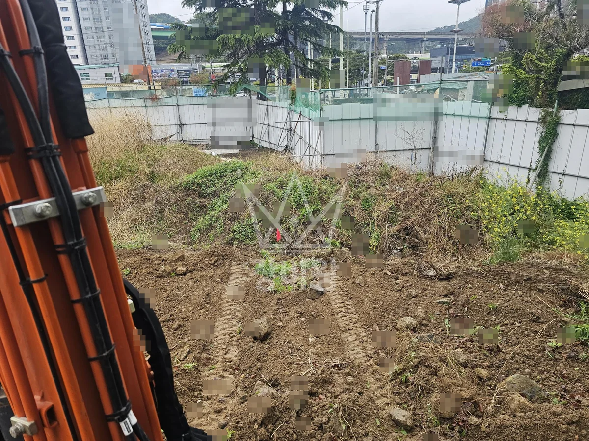 부산 수영구 포크레인 배관 작업 현장