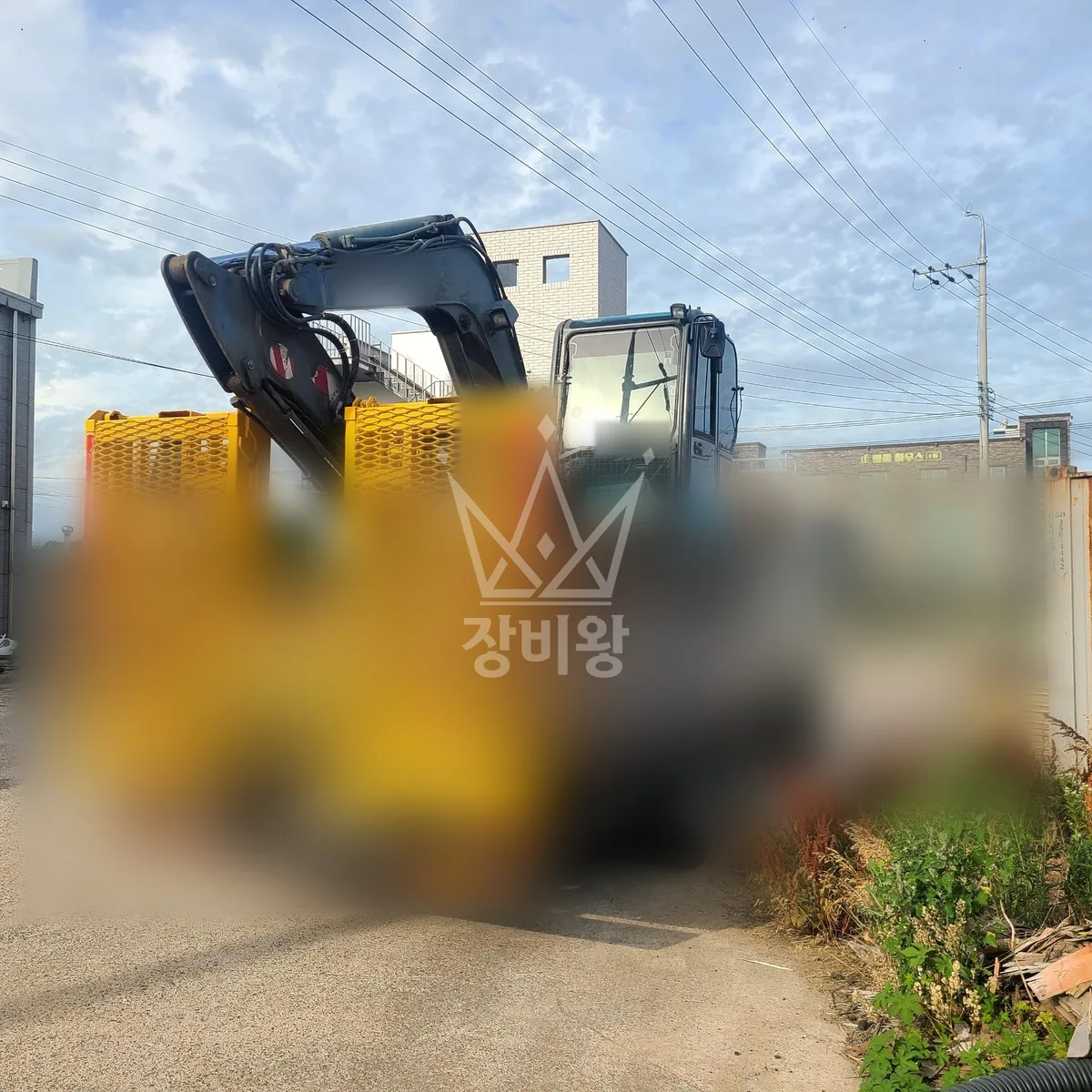 부산 남구 포크레인 도로 작업 현장