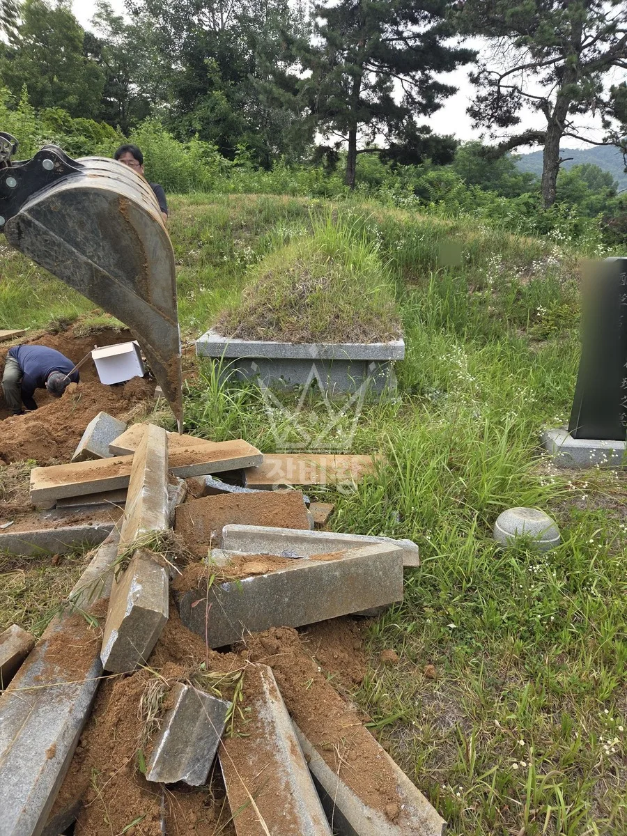 충남 서산시 포크레인 전기차 충전소 작업 현장