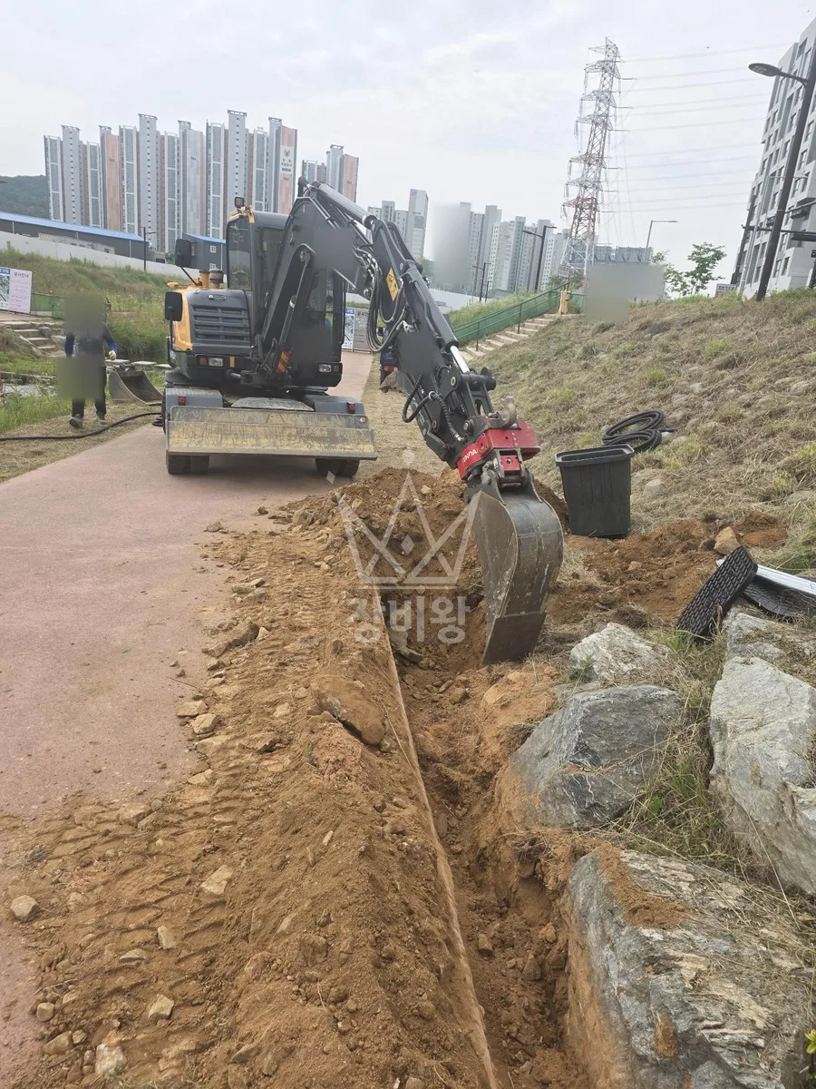 경기 용인시처인구 포크레인 터파기 작업 현장