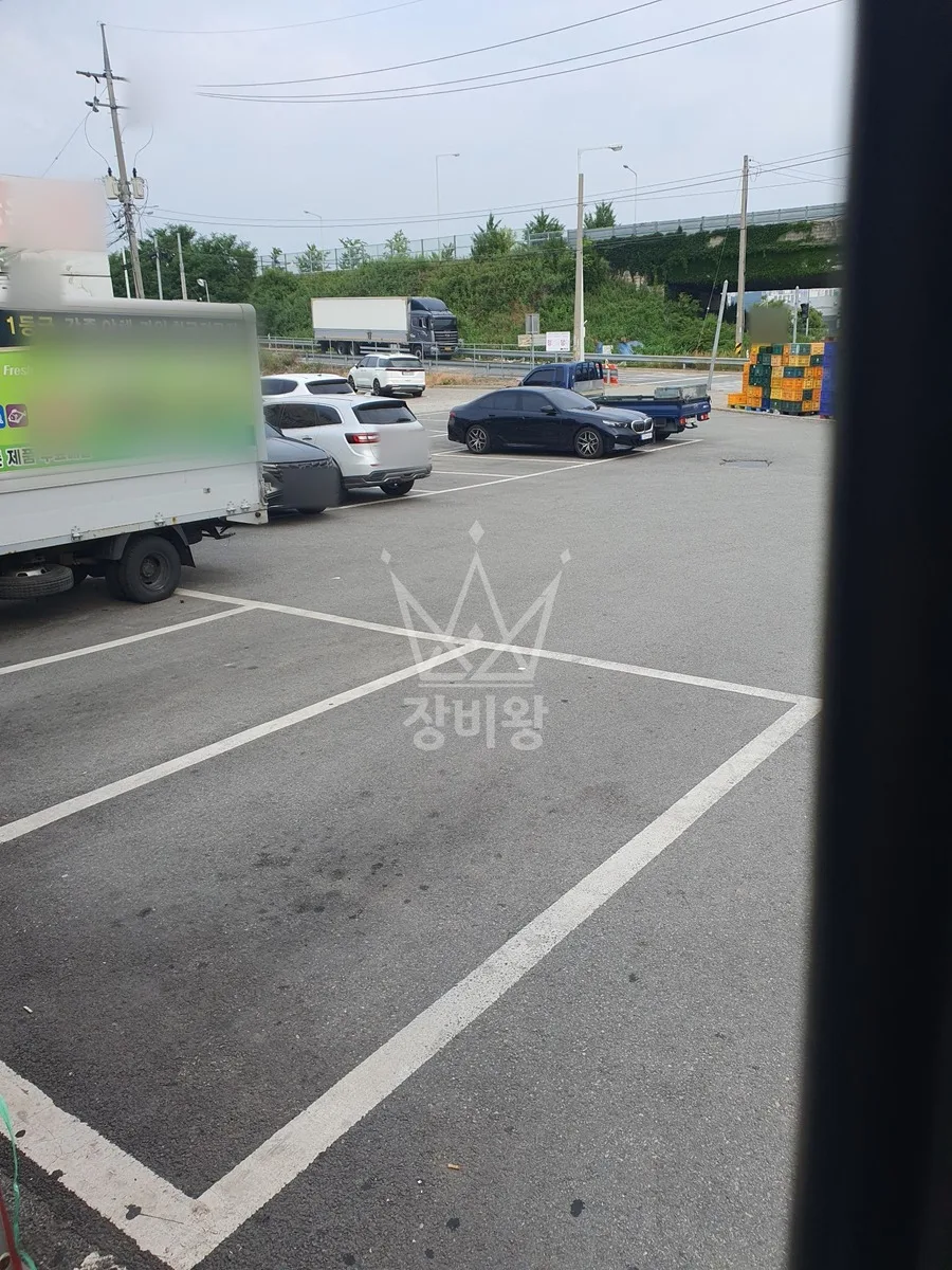부산 중구 중앙동2가 포크레인 터파기 작업 현장
