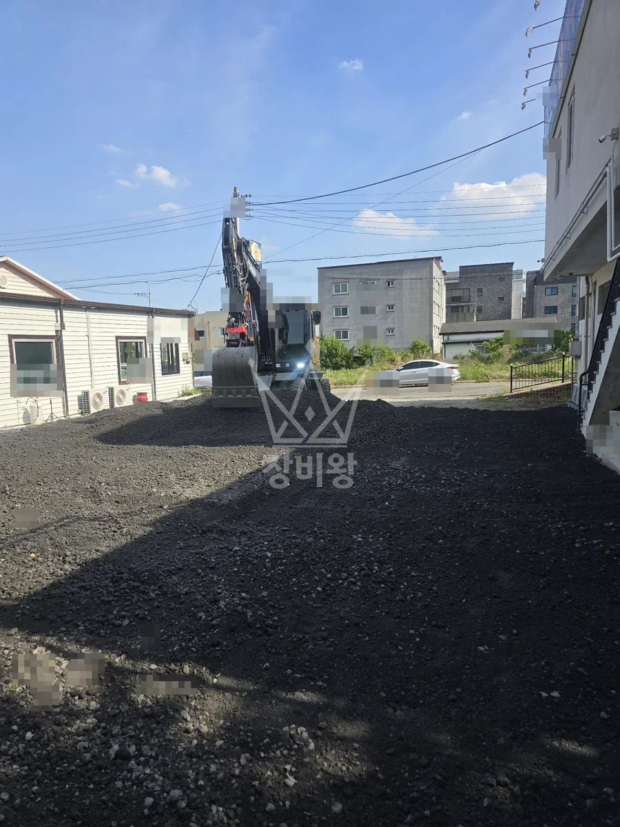 경북 포크레인 도로 작업 현장