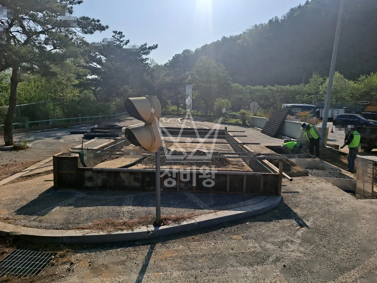 충남 서천군 포크레인 기초 작업 현장