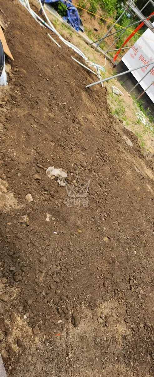 충남 포크레인 도로 작업 현장