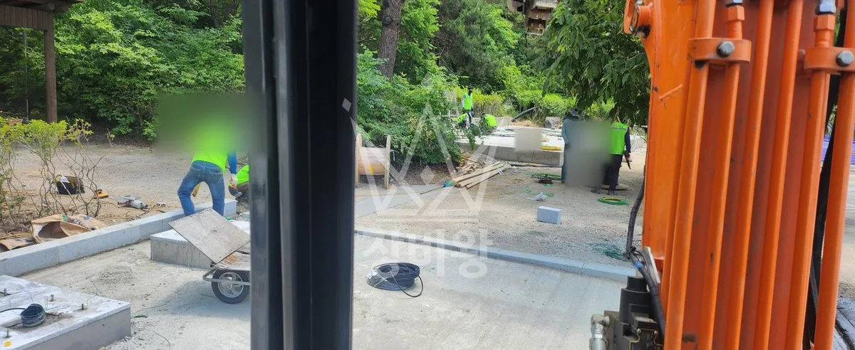 충남 청양군 포크레인 터파기 작업 현장