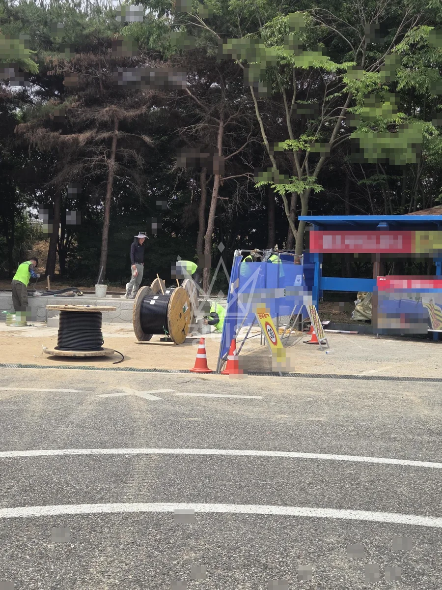 부산 기장군 포크레인 도로 작업 현장