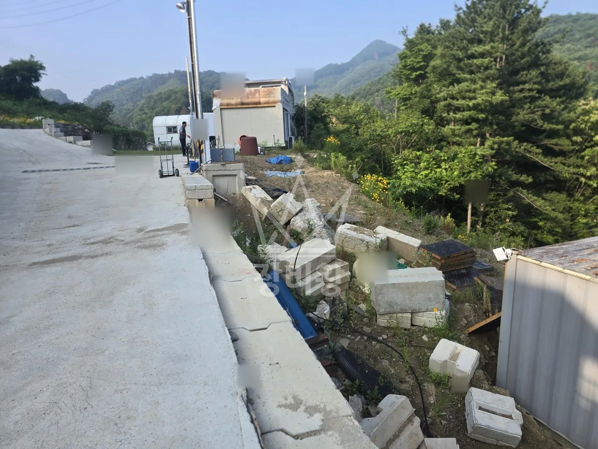 경기 동두천시 포크레인 도로 작업 현장