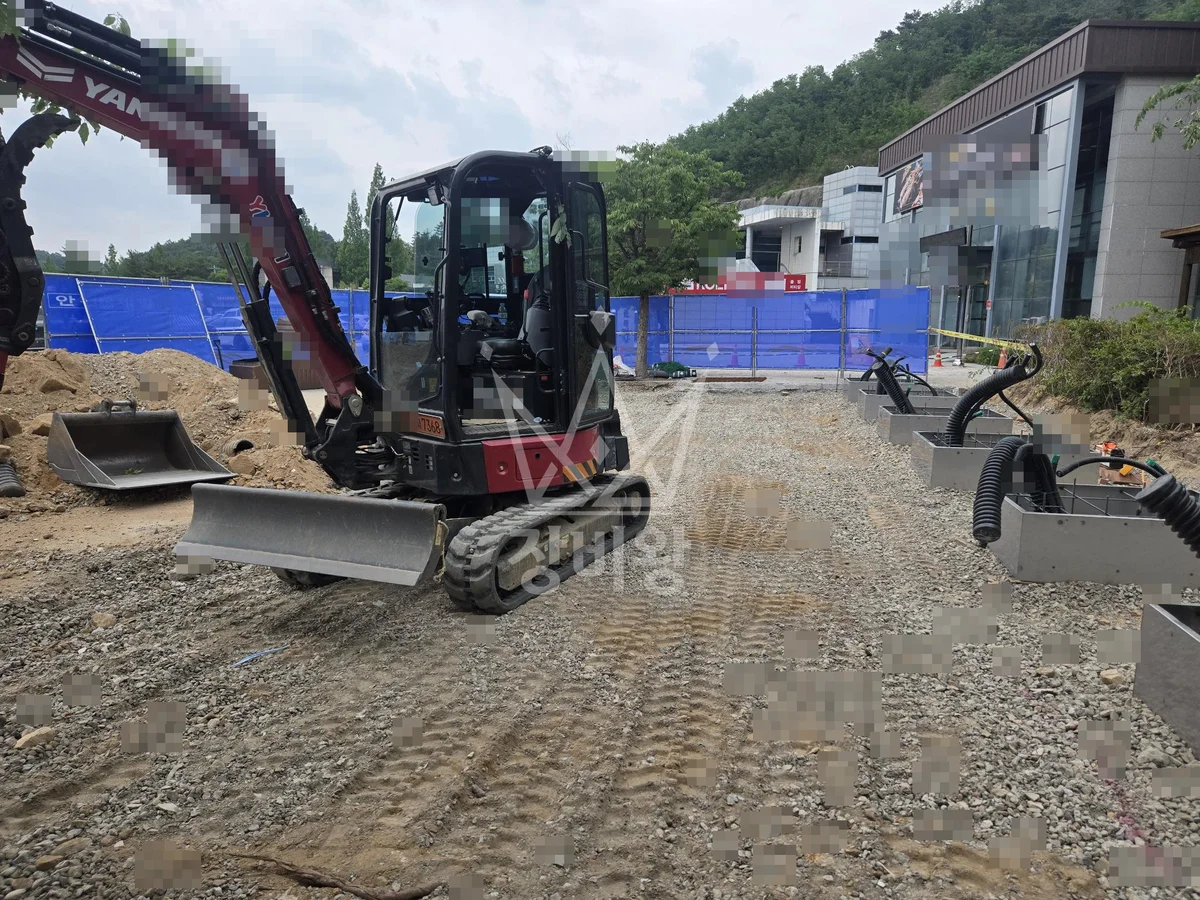 충남 금산군 포크레인 기초 작업 현장