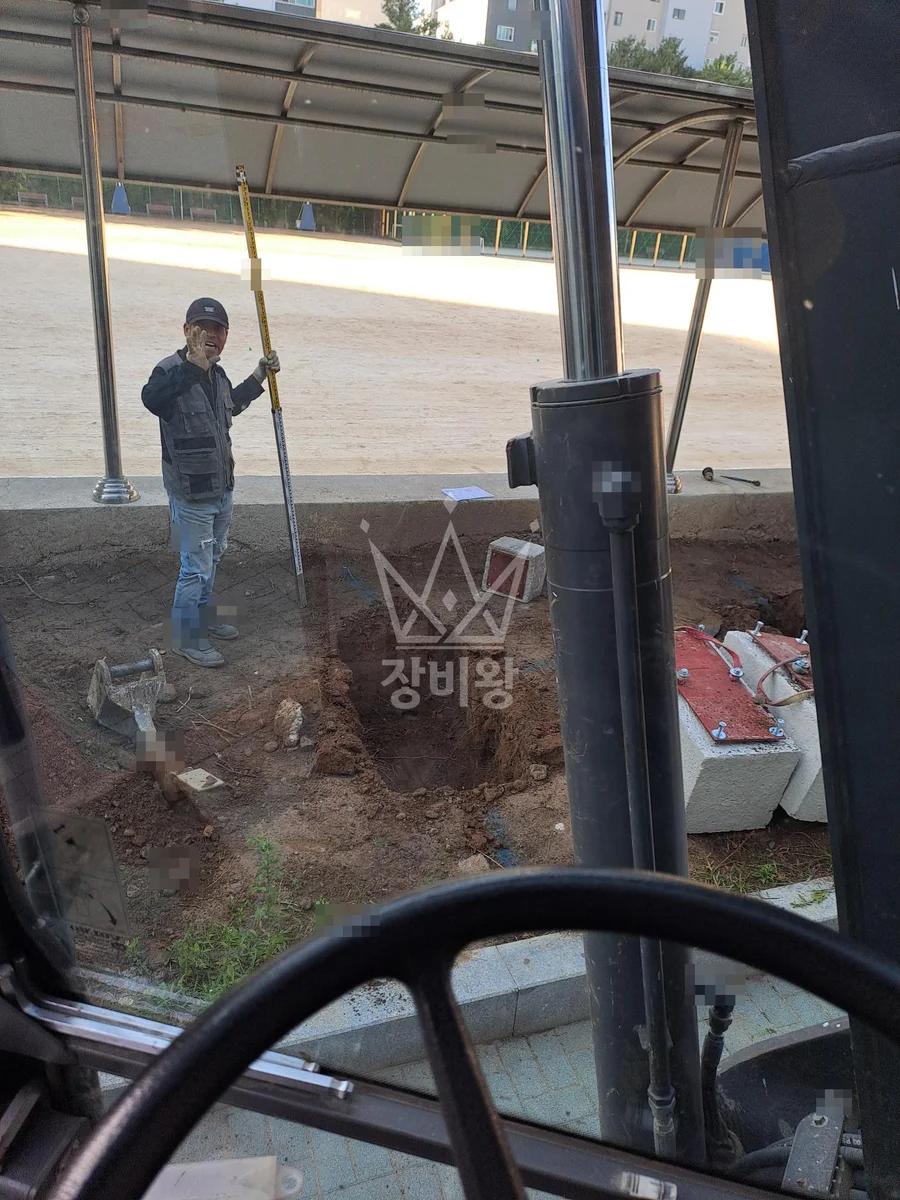 광주 서구 포크레인 기초 작업 현장