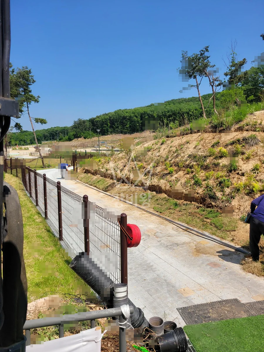 경기 구리시 포크레인 기초 작업 현장