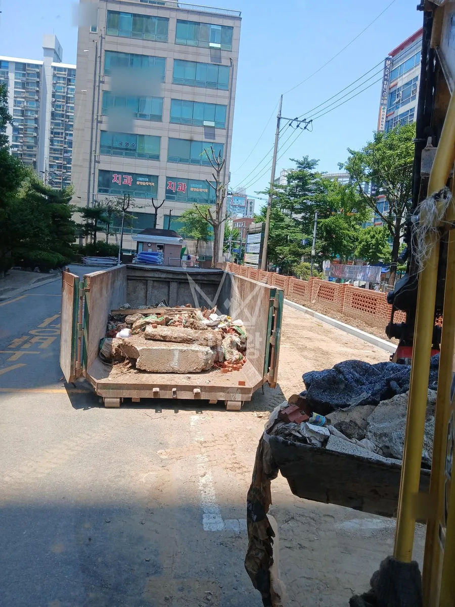 서울 종로구 필운동 포크레인 터파기 작업 현장