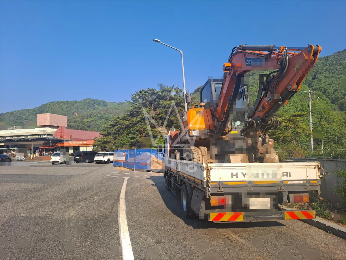 충남 서천군 포크레인 기초 작업 현장
