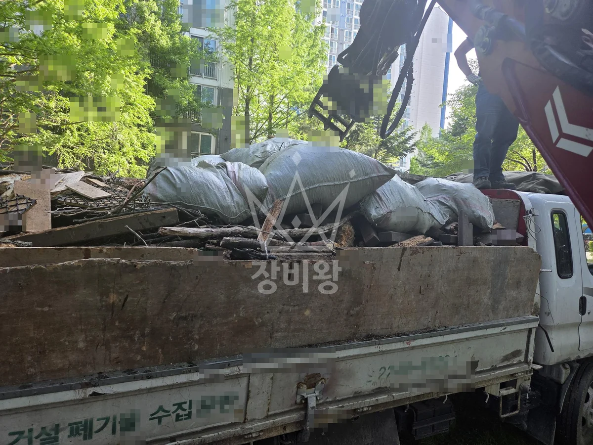경기 고양시덕양구 포크레인 터파기 작업 현장