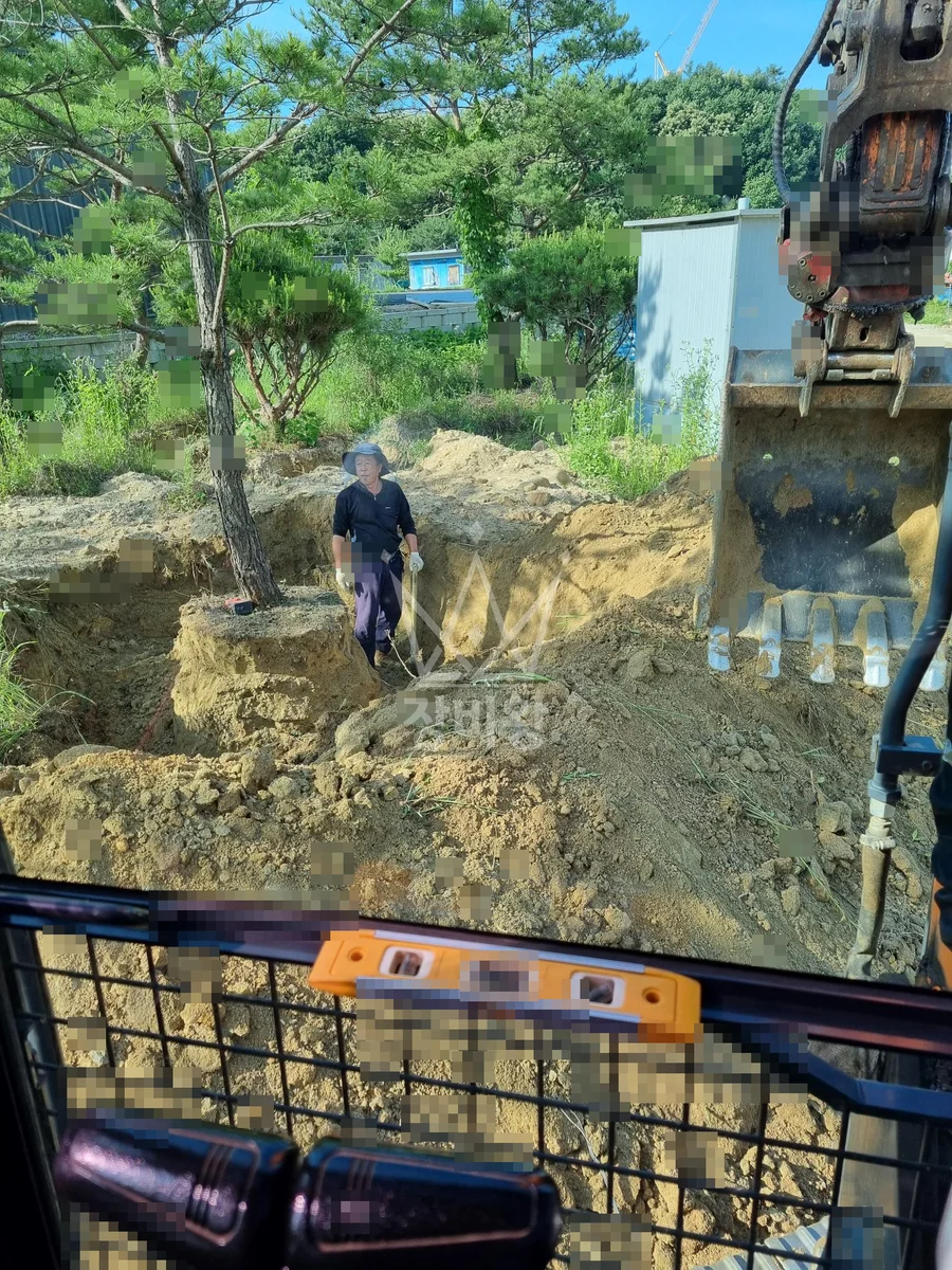 경기 화성시만세구 포크레인 터파기 작업 현장