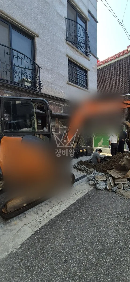 경기 안양시 포크레인 배관 작업 현장