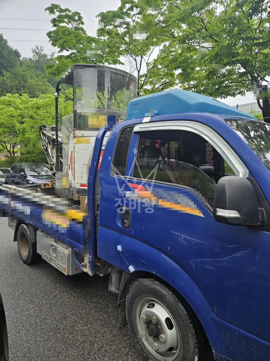 경기 구리시 인창동 포크레인 전기차 충전소 작업 현장