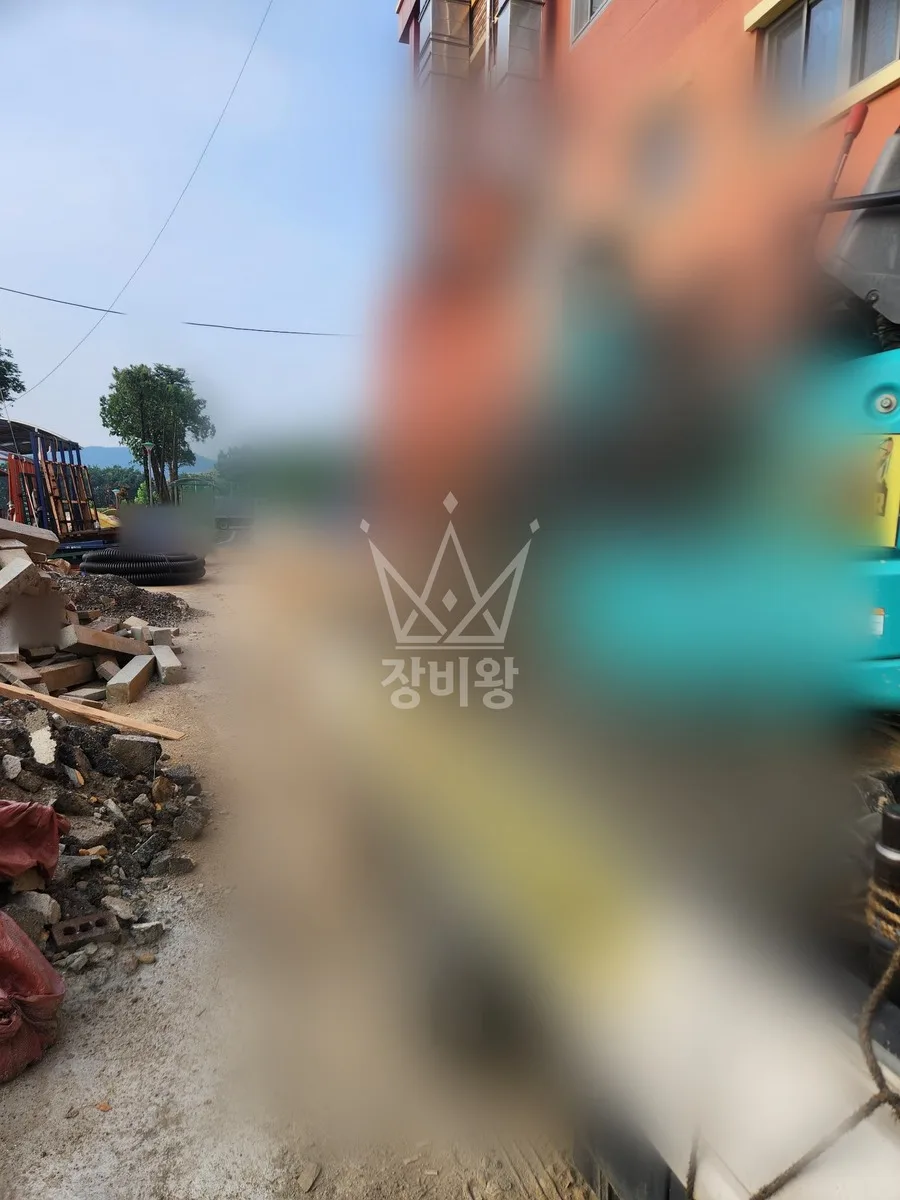 부산 서구 충무동1가 포크레인 배관 작업 현장