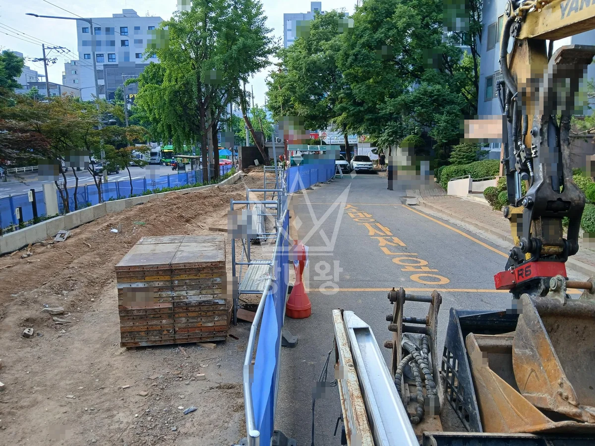 서울 성북구 포크레인 철거 작업 현장