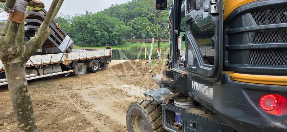경기 과천시 포크레인 터파기 작업 현장