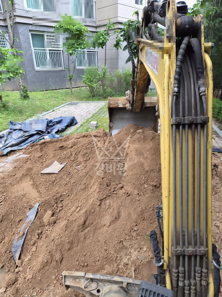 경기 화성시만세구 향남읍 포크레인 정화조 작업 현장