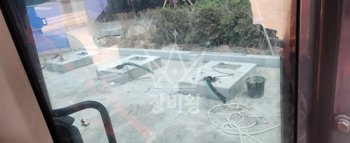 충남 금산군 포크레인 조경 작업 현장