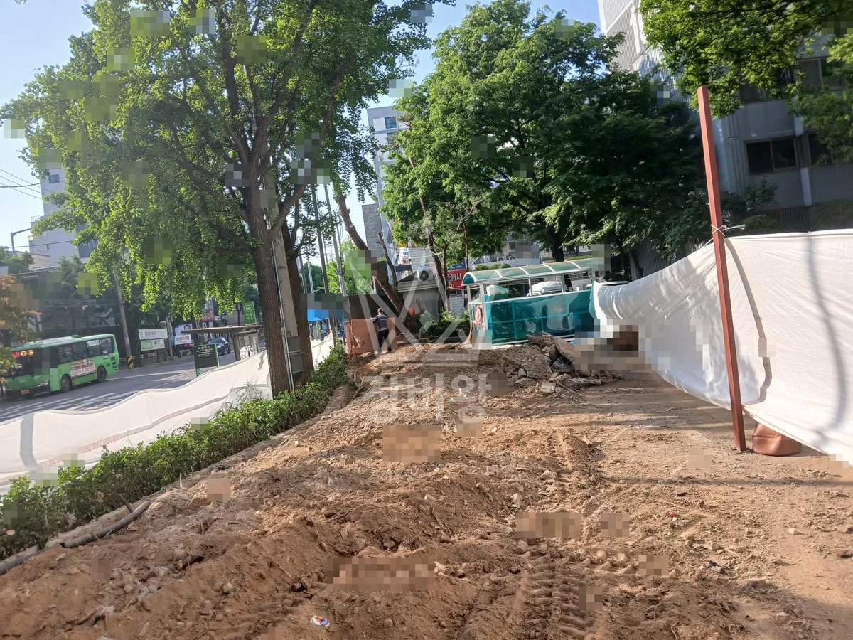 서울 강서구 포크레인 기초 작업 현장