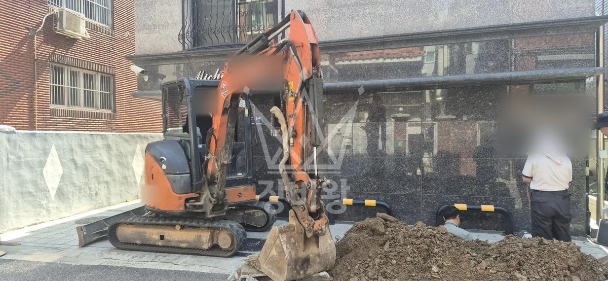 부산 강서구 포크레인 터파기 작업 현장