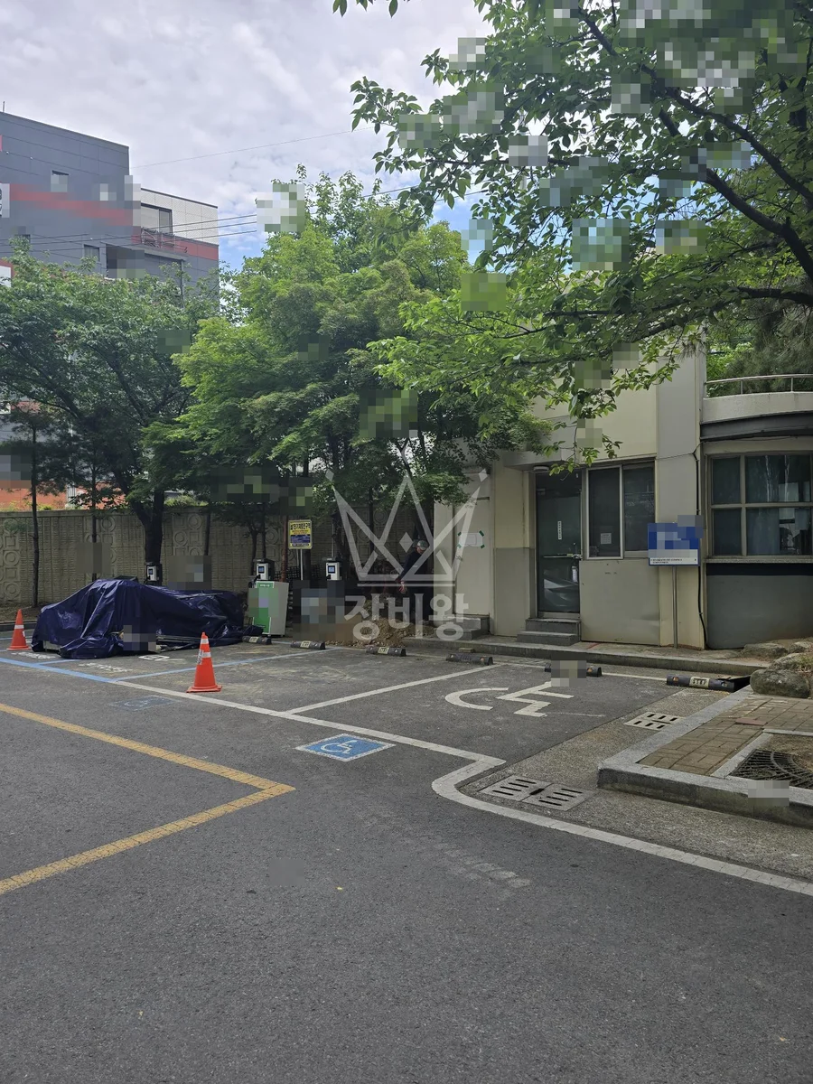 대구 포크레인 철거 작업 현장
