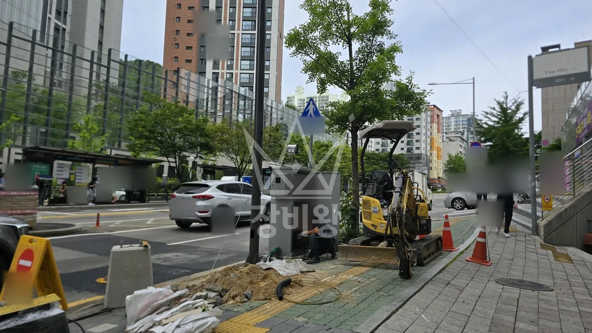 서울 동작구 포크레인 철거 작업 현장