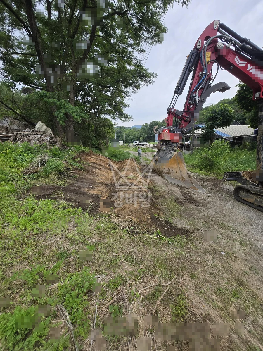 부산 강서구 대저1동 포크레인 도로 작업 현장