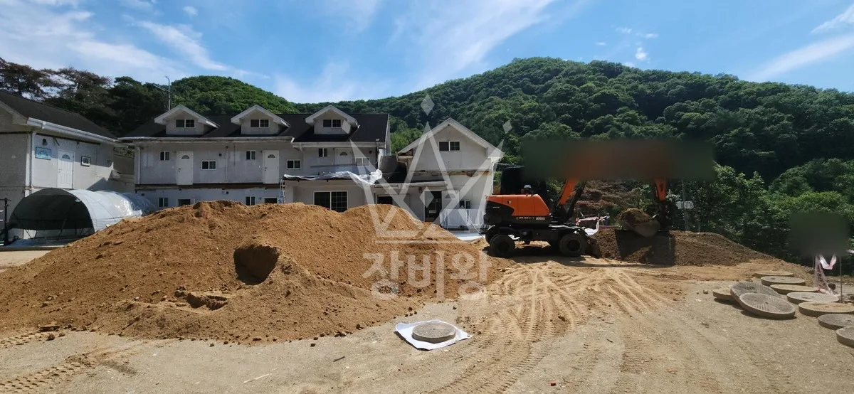 경기 화성시만세구 포크레인 터파기 작업 현장